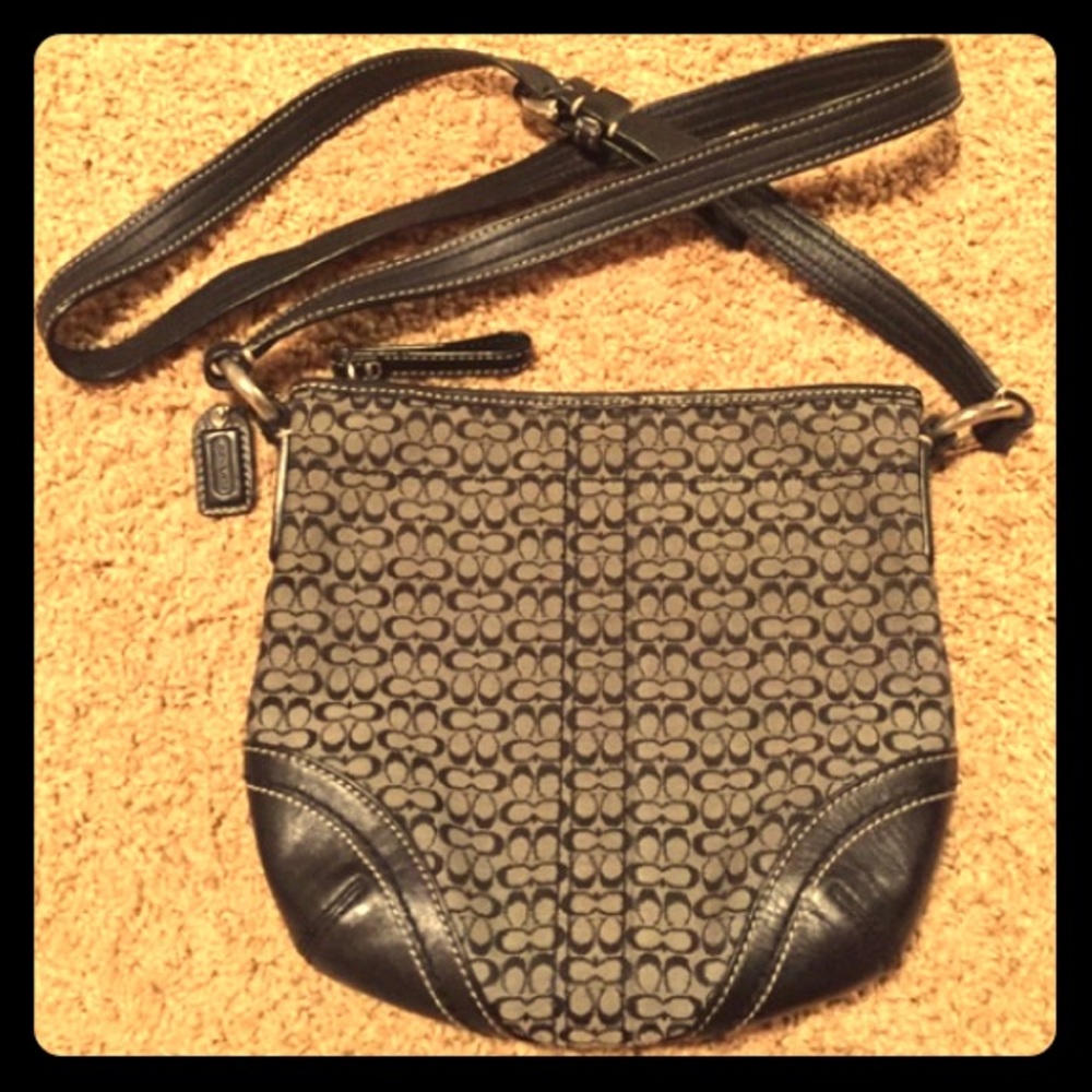 Coach crossbody. Authentic.